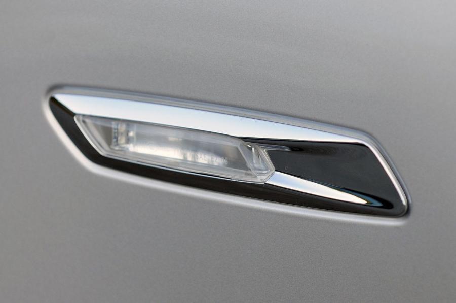  BMW 550i 2011 года  (фото 40 из 51)